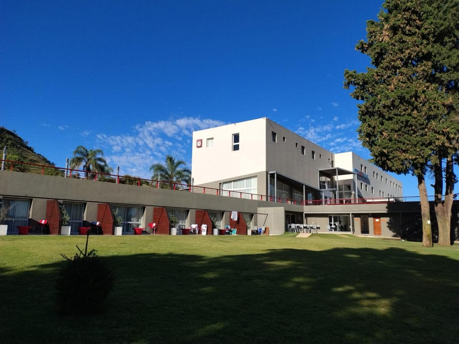 Amerian Villa Del Dique Bagian luar foto